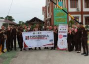 Kejaksaan Negeri Aceh Singkil Gelar Upacara Dan Pembagian Stiker Serta Gantungan Kunci Memperingati Hari Anti Korupsi Sedunia Tahun 2024