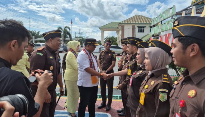 Kejari Aceh Singkil Terima Kunjungan Kerja Kajati Aceh, Fokus Pelayanan Bersih dan Profesional